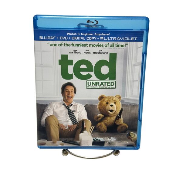 Ted (Two-Disc Combo Pack: Blu-ray + DVD  unrated)  Universal - Picture 3 of 6